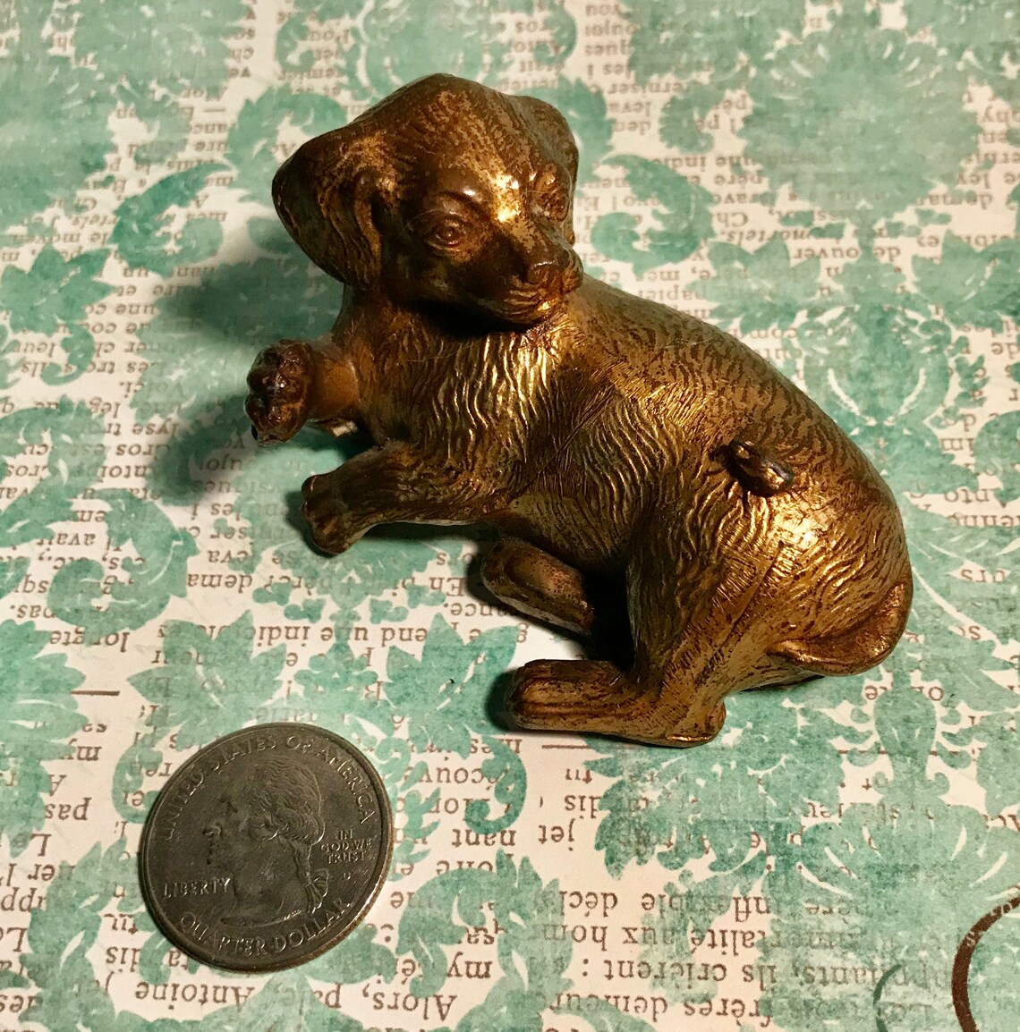 beagle dog figurine