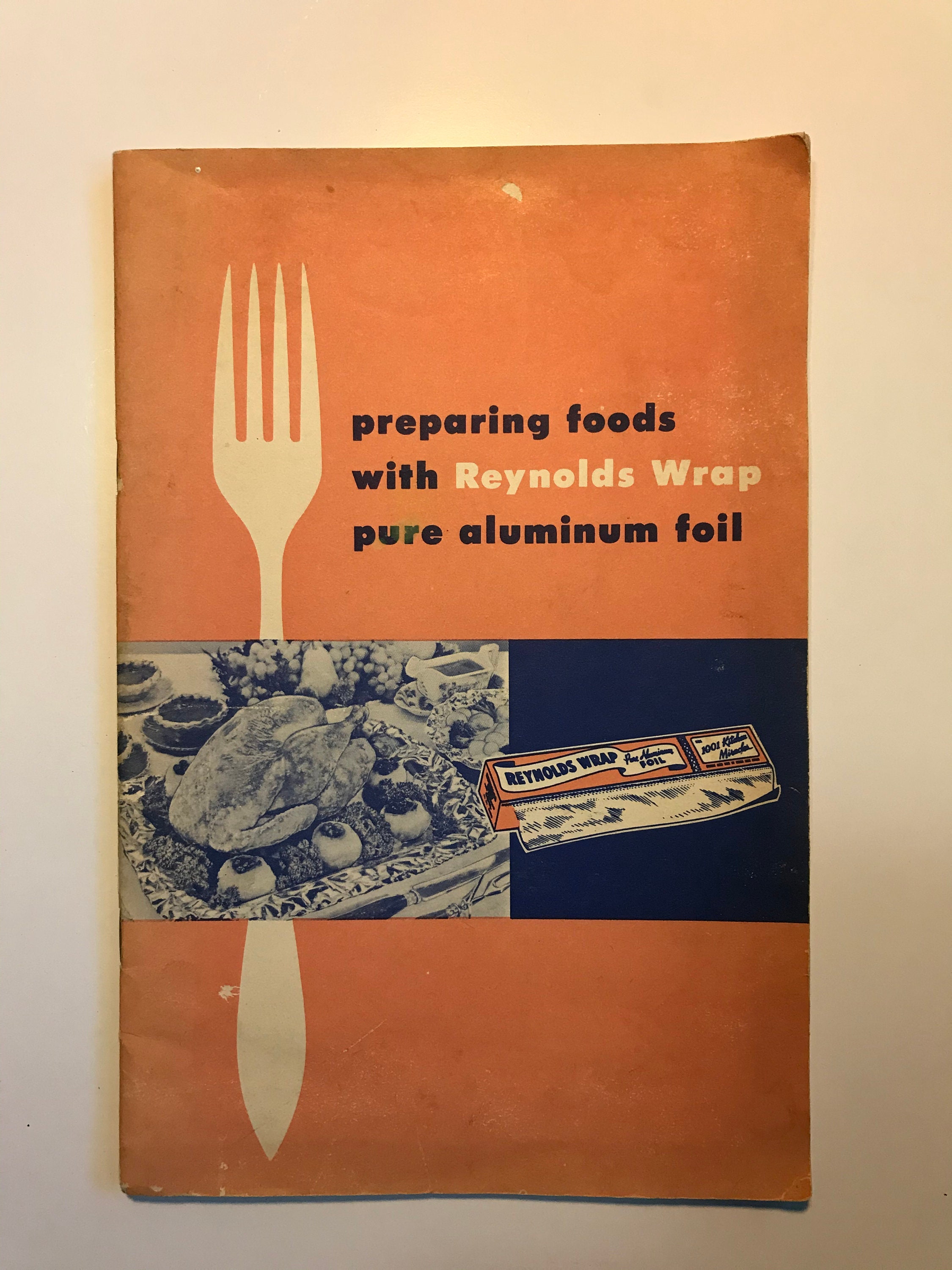 1960 REYNOLDS Aluminum Foil GIFT WRAP Print Ad New Color Magic
