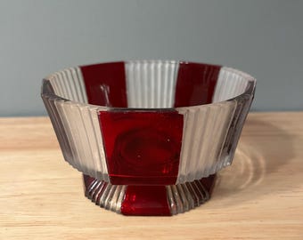 Vintage Candy Dish, Red & Clear Ribbed Glass Container, Retro 1960&#39;s Shallow Bowl, Art Deco Style, Bridge Mix Bowl, Ruby Red Stripes Design