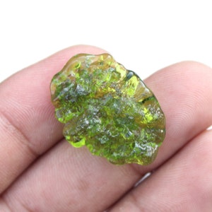 Classic Moldavite  / Raw Moldavite / Moldavite Glass Raw Moldavite Pendant Crystal Energy For Jewelry Making,27x20x6 MM 12 Crt..
