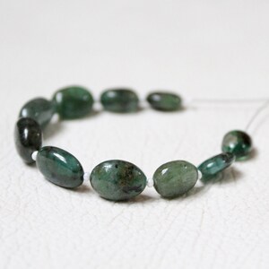 Natural Emerald Smooth Oval Beads: Gemstone Jewelry Making (10 Piece)