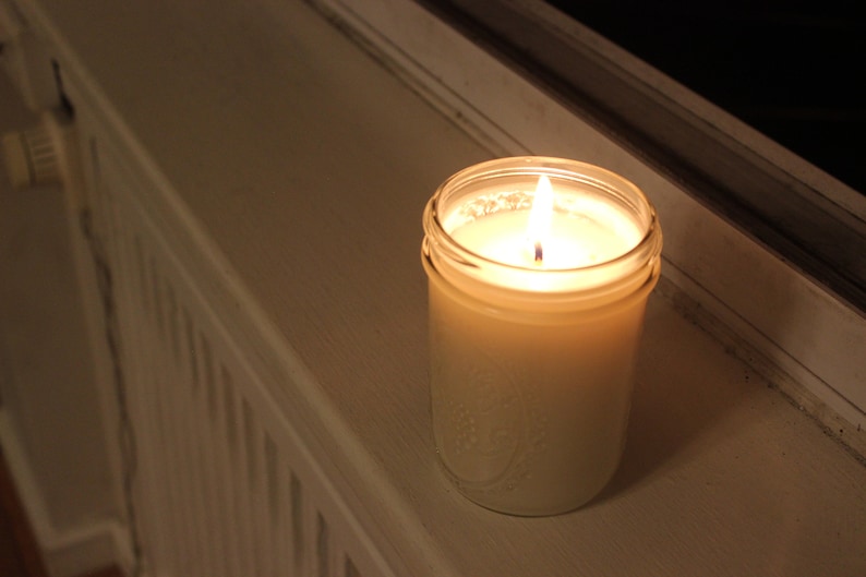 Oakmoss and Amber Soy Candle