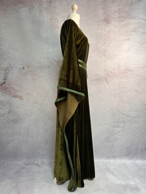 lord of the rings green dress Light Green Butterfly Cut-Out Midi Dress – FARM Rio main image 1