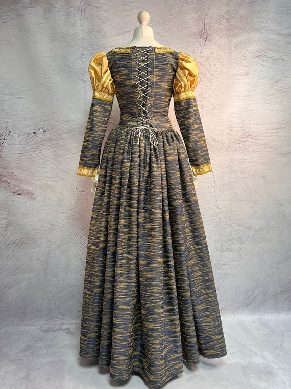layers of a renaissance dress dress, Princess Ophelia Italian the 15th century Off_Shoulder_Dress