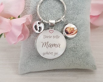 Personalisierter Schlüsselanhänger mit eigenem Bild Handmade Cabochonschmuck anhänger Füße rund Mama Geschenkidee fotogeschenk