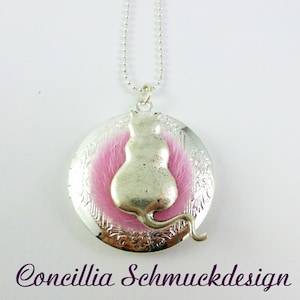 Medaillon Katze auf rosa Kunstfell