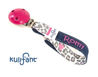Jeans Denim Schnullerband Name LEOprint grauweiss / bestickt mit Namen Babygeschenk Babygeschenk personalisiert Name Buchenholz natur Ditzi
