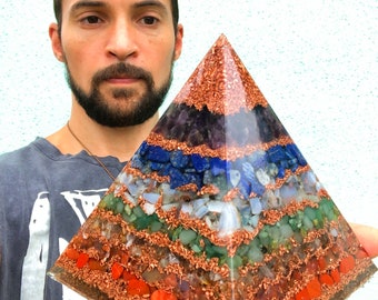 7 Chakra Crystal Copper Orgone Pyramid