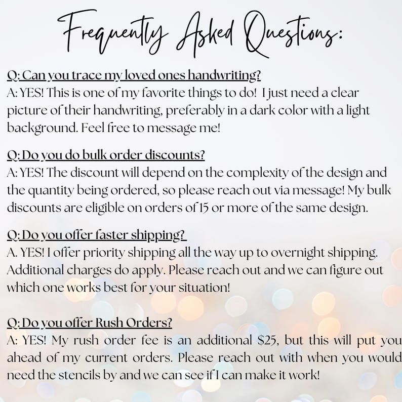 Puede incluir: Gr&aacute;fico color crema con el t&iacute;tulo "Frequently Asked Questions" en escritura elegante. El texto aborda consultas sobre el rastreo de la escritura a mano, descuentos por pedidos al por mayor, opciones de env&iacute;o m&aacute;s r&aacute;pido y pedidos urgentes. El fondo tiene luces bokeh borrosas.