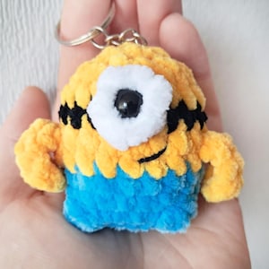 Minion keychain crochet pattern, minion crochet pattern, tutorial for beginners, amigurumi crochet pattern, amigurumi keychain pattern
