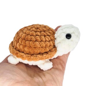 Crochet turtle keychain pattern, turtle amigurumi crochet , tutorial for beginners, amigurumi crochet pattern, amigurumi keychain pattern