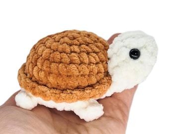 Crochet Turtle Keychain Pattern, Amigurumi Tutorial (PDF Pattern)