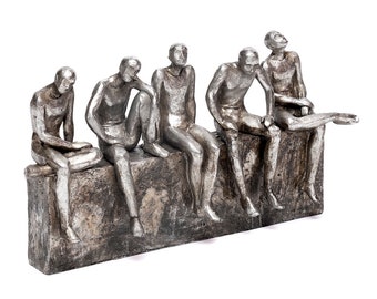 Skulptur Männer wartend Antik-Stil aus Polyresin Figur Menschen Silber Statue Mann Deko Objekt Kunst zeitlos Dekoration Deko Dekofigur Neu