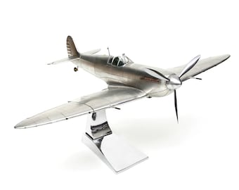 Modellflugzeug Supermarine Spitfire Ständer Detailgetreu Metall Flugzeug Standmodell Flugzeug Gravur Wunschgravur Flieger Propellerflugzeug