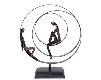 Design sculpture friendship polystone decorative figure cohesion metal partnership statue lovers bronze love friends circle couples new