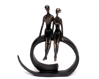 Design Skulptur Paar Liebespaar Dekofigur aus Kunststein Bronze Dekofigur Freundschaft Standfigur Pärchen Liebe Paar Figur Dekoration Stein