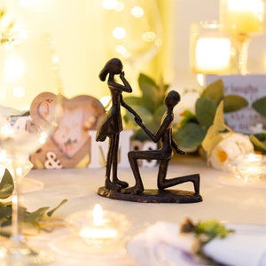 Ausdrucksstarke Skulptur aus Gusseisen kleine Liebespaar Figur Geschenk zur Hochzeit Love Couple Sculpture Eisenfigur Dekofigur Liebe Paar Bild 9