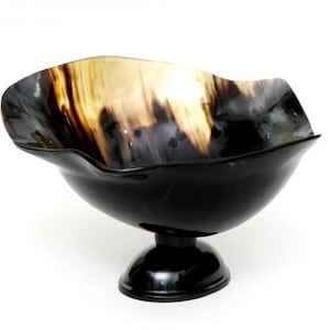 Original cow horn bowl bowl made of cow horn polished fruit bowl vegetable bowl fruit vegetables sweets bowl etagere bowl real horn decoration