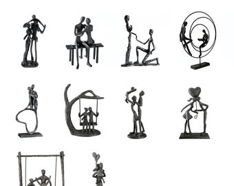 Ausdrucksstarke Skulptur aus Gusseisen kleine Liebespaar Figur Geschenk zur Hochzeit Love Couple Sculpture Eisenfigur Dekofigur Liebe Paar