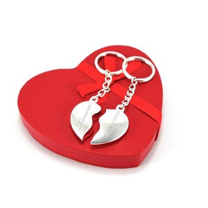 Schlüsselanhänger geteiltes Herz Anhänger Liebesanhänger Herzchen Schlüsselring broken heart versilbert Geschenk Etui Geschenkbox Gravur neu