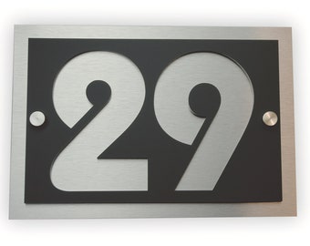 Hausnummer Schild Anthrazit RAL 7016 Matt und Edelstahl Hausnummernschild by Leskow Metalldesign