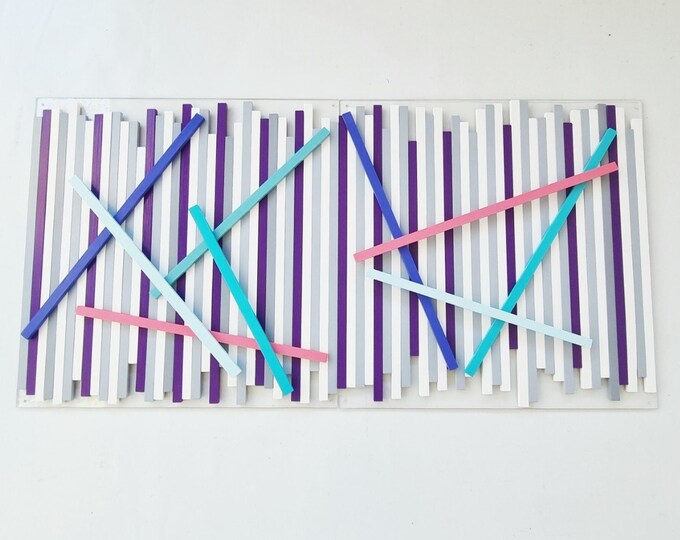 Wood wall art, modern wooden slats. It can be hung vertically or horizontally. Sculpture art. 3d art. 2 bases 23.6" X 23.6"©
