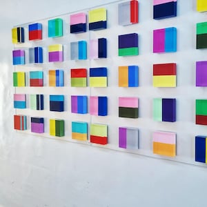 Acrylic Cube Wall Art: Customizable Modern Sculpture, Light Reflecting Decor