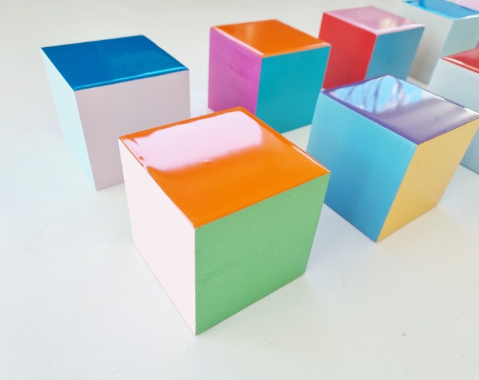 Extra large wood cubes 3.6" X 3.6". Hand-painted wooden XL blocks with resin finish on the front face, ideal decor for home, office, hotel ©