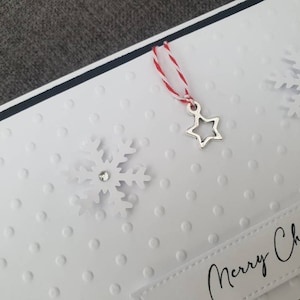 Handgefertigte Weihnachtsgeldbörse - Umschlag - mit Metallanhänger. Frohe Weihnachten