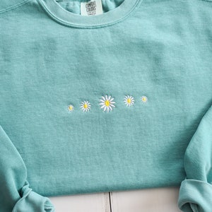 Embroidered Floral Daisy Sweatshirt Light Green Crewneck Chambray ...