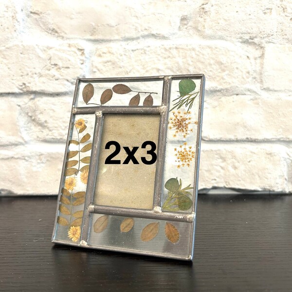 Lovely Stained Glass Pressed Flower Picture Frame 2" x 3" - Dried flowers small pewter-glass photo frame - Desk mini frame by CARR