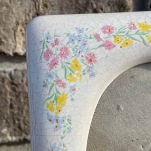LovelyPorcelain OVAL  picture frame 4&quot;x5&quot;  with Flowers pattern - Vertical photo frame - Vintage made in Taiwan