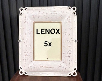 Lovely LENOX Wedding Promises Collection - 50th Anniversary 5" X 7" Gold Banded Frame - ornate BOHO Picture frame 5"x7"