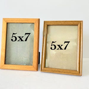 Natural Wood Simple Picture Frame 5"x7" ~ Vintage made in USA ~ Light brown OAK or brown solid wood veneer frame