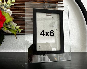 モダンな4x6インチ透明ガラスフォトフレーム：ブラックアクセント、ミニマルな装飾