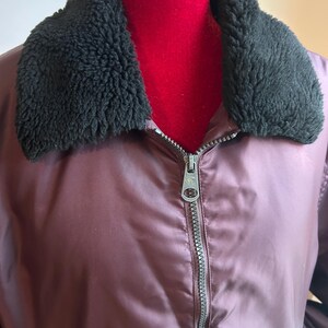 Chaqueta bomber Buffalo David Bitton XL color burdeos con cuello de piel sintética, abrigo acolchado de nailon para invierno para hombre imagen 8