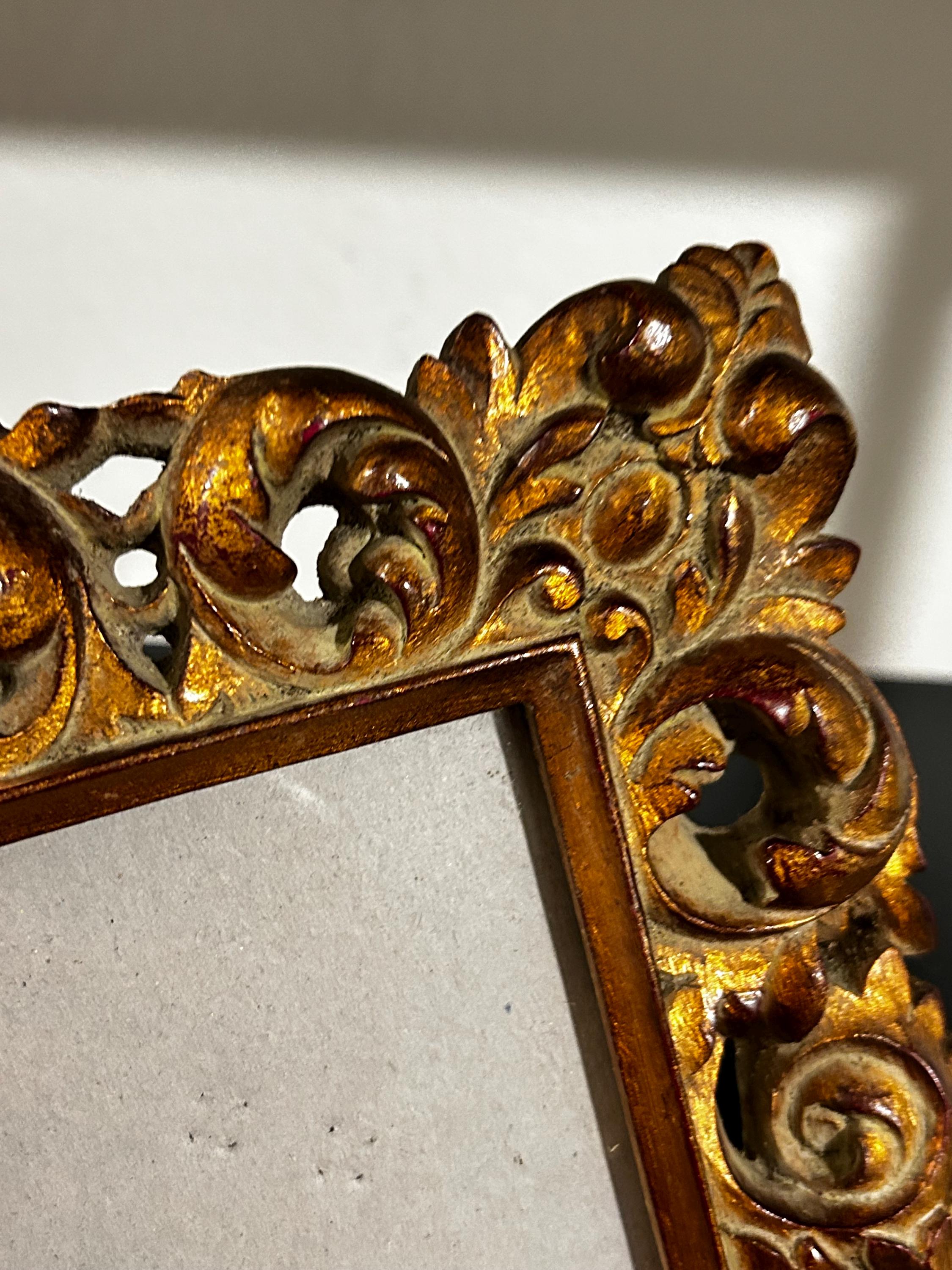 バロックゴールドフォトフレーム：ヴィンテージ風の華やかな卓上装飾