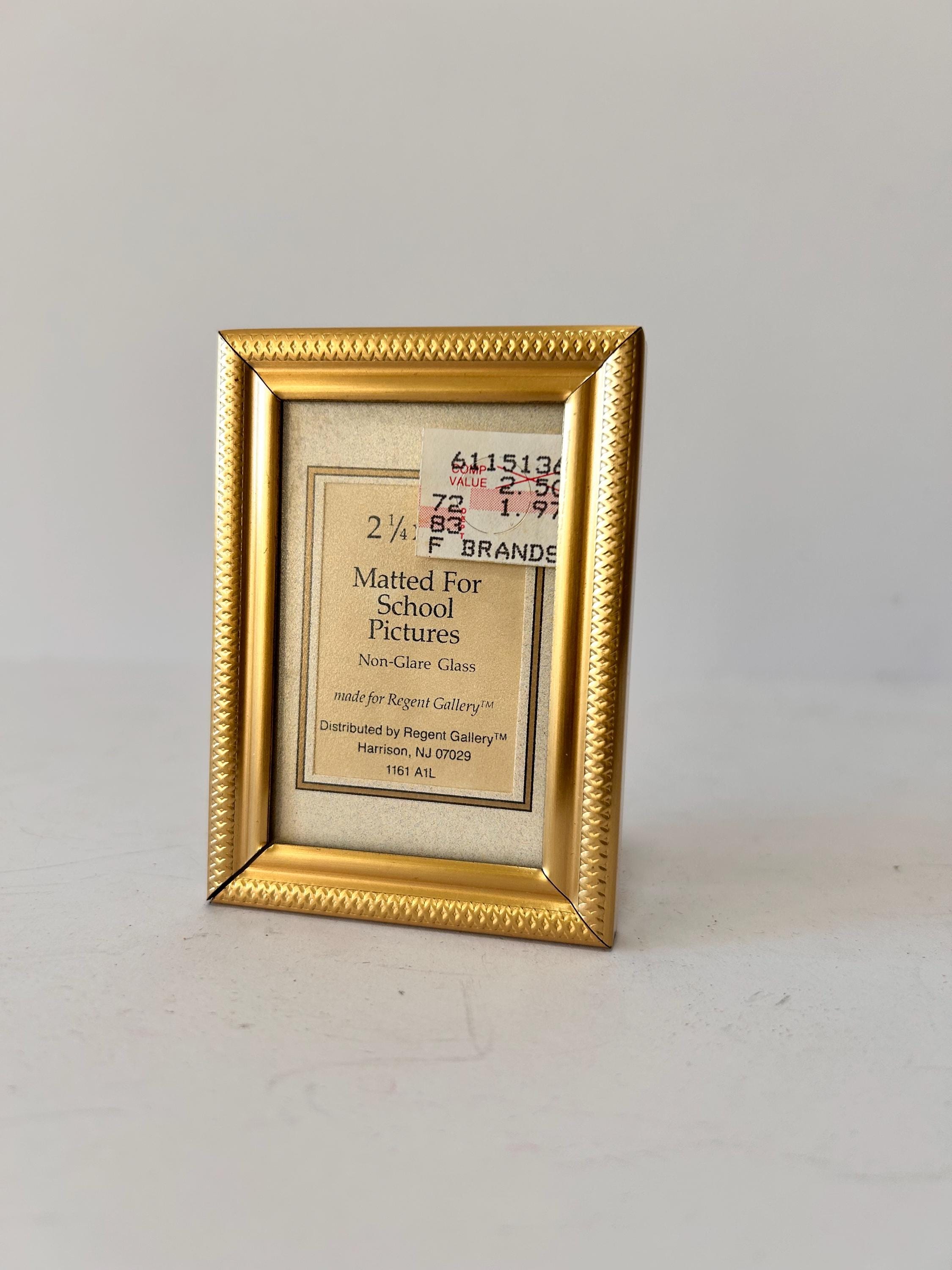 ヴィンテージエンボス加工真鍮製ミニフォトフレーム：2.5インチ×3.5