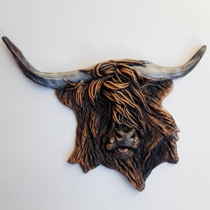 Escultura de ímã de geladeira com cabelo de vaca das Terras Altas &quot;William&quot; varrido pelo vento