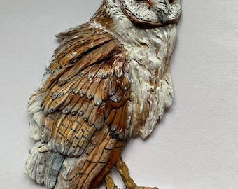 メンフクロウの彫刻