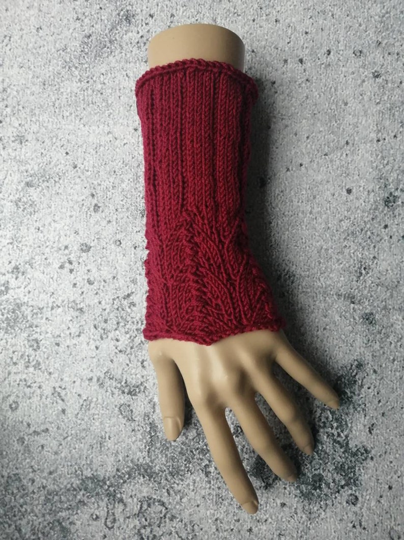 gestrickte Armstulpen/100%Merino/Handstulpen/Pulswärmer/Handschuhe/ schwarz/hellgrau/anthrazit und viele andere Farben Einheitsgröße Dunkelrot