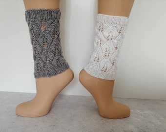 Leg warmers hand-knitted with tulip pattern unique one size with silk light grey white