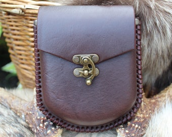 Handmade leather belt pouch