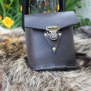 Leather belt pouch