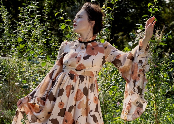Vintage 1970's Printed Cotton Prairie Dress with O