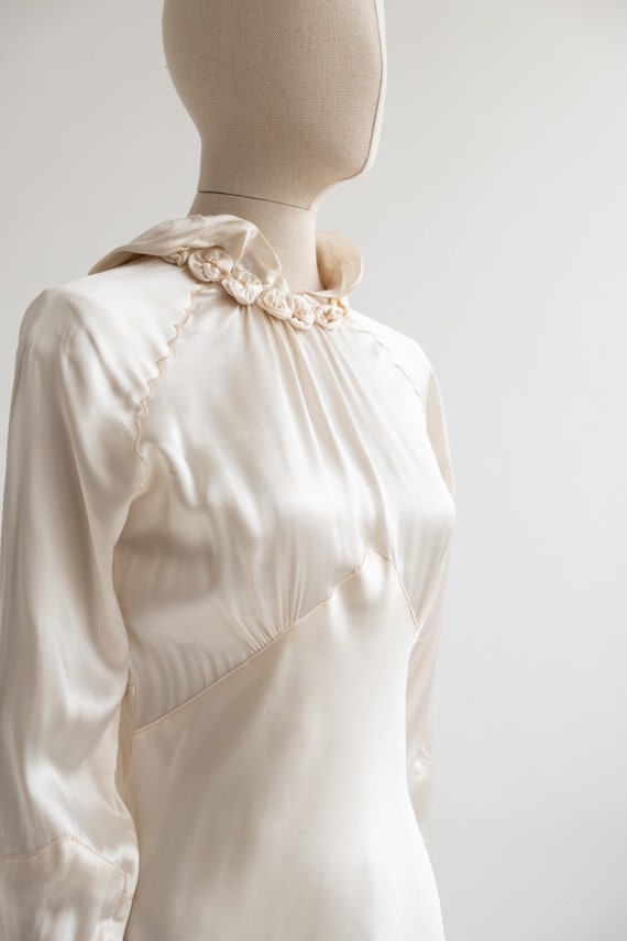 Vintage 1930's Rayon Satin Bridal Dress with a St… - image 6