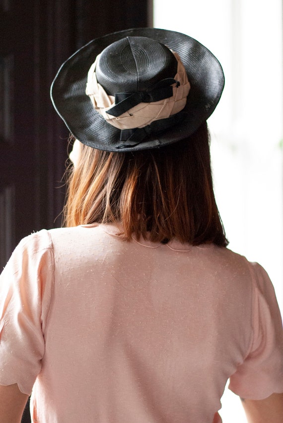 Vintage 1930's Small Brimmed Straw Hat with Plaite
