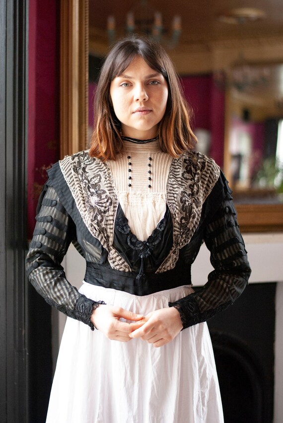 Antique 1900's Silk and Embroidered Tulle Bodice