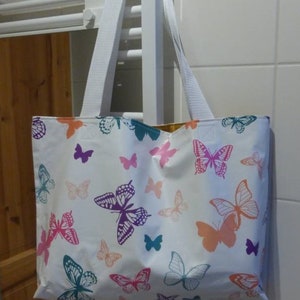 Strandtasche, Badetasche + Kosmetiktasche, Schmetterling, Butterfly, Sommertasche, große Wicheltasche, Wachstuch, Unikat hessmade