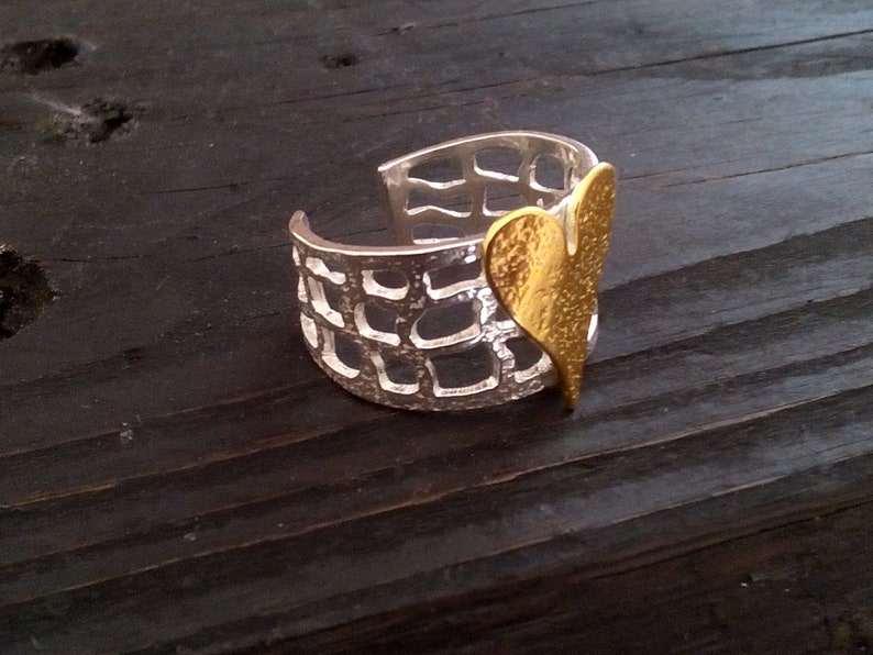 Zilveren ring met gouden hart afbeelding 3